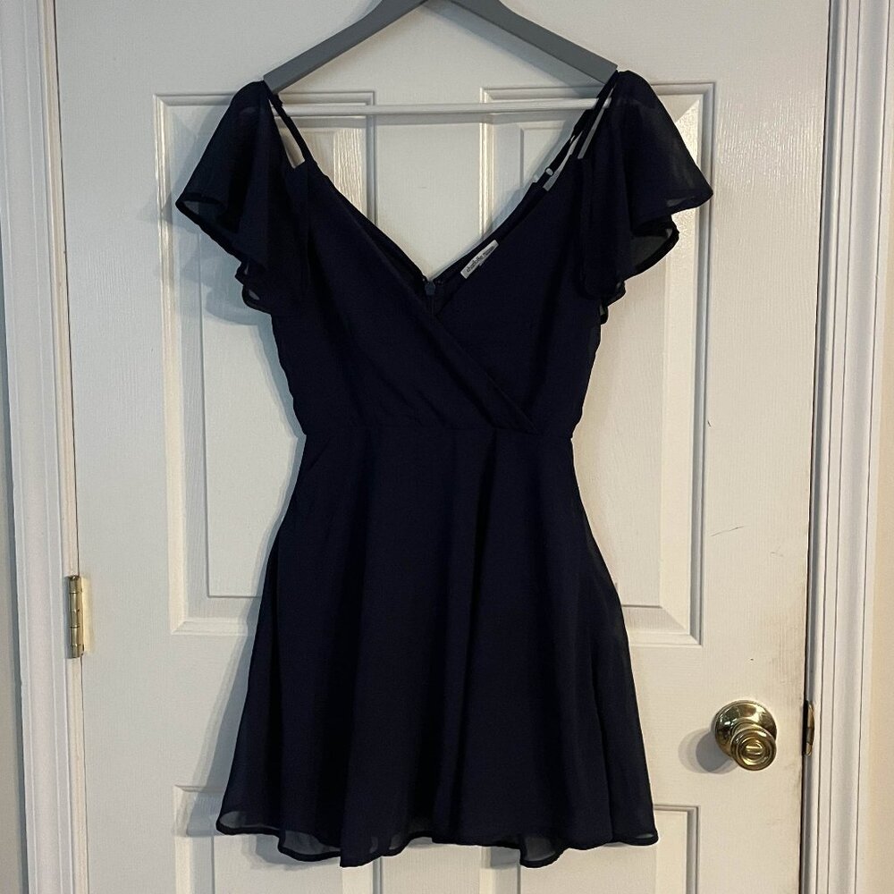 💙 Flirty & Fabulous! Charlotte Russe Navy Mini Dress – Size S 💙